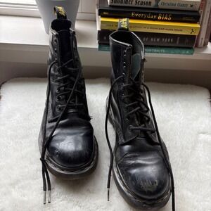 Dr. Martens 1460 Black Leather Ankle Boots Classic Combat Grunge Size US 7